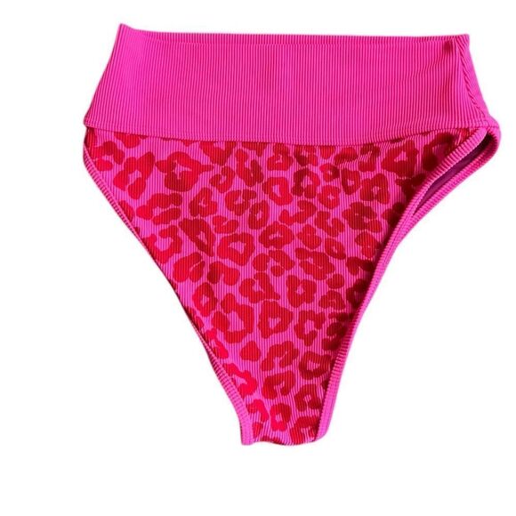 BEACH RIOT Emmy Bikini Bottom in Famous High Risk pink Red Leopard S - Picture 3 of 5